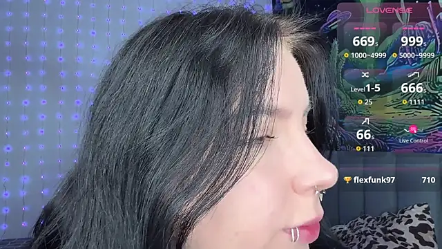 Snapshot of yourvodka chatting on 11/28/25, 09:39 yourvodka online show from 11/28/25, 09:39