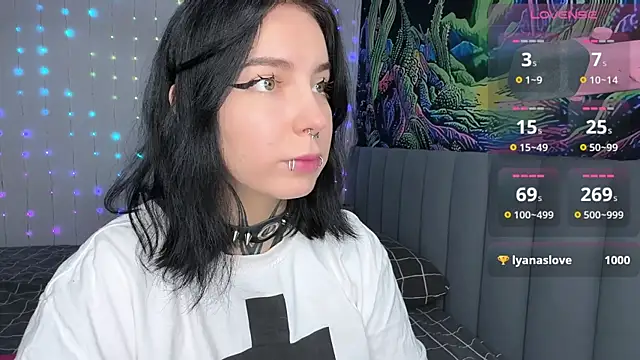 Snapshot of yourvodka chatting on 12/15/25, 09:30 yourvodka online show from 12/15/25, 09:30