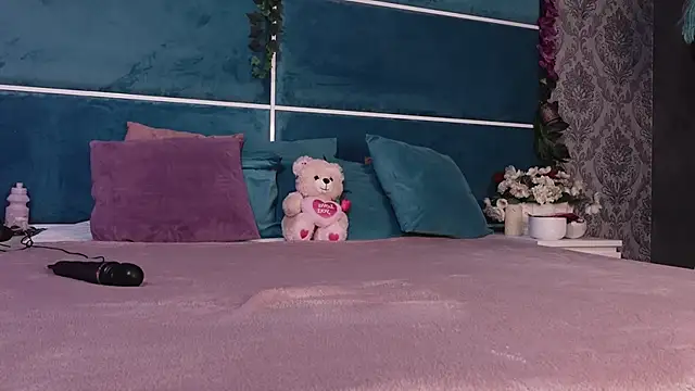 SunnyGlow online show from 10/09/25, 04:54