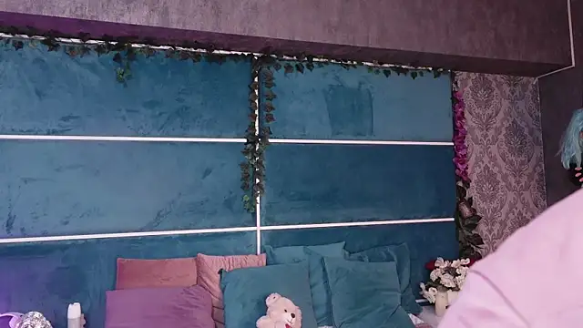 SunnyGlow online show from 10/21/25, 04:24