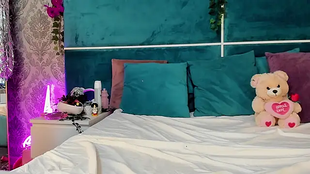 SunnyGlow online show from 11/03/25, 05:20