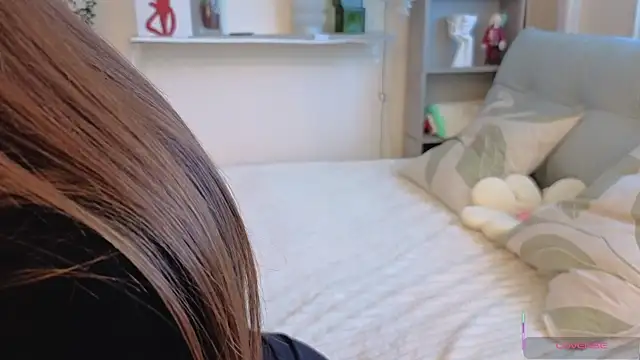 Kira mindnes online show from 07/18/26, 06:28