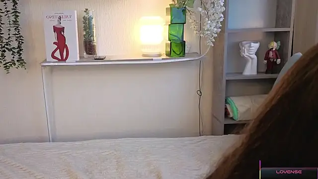 Kira mindnes online show from 08/01/26, 06:12