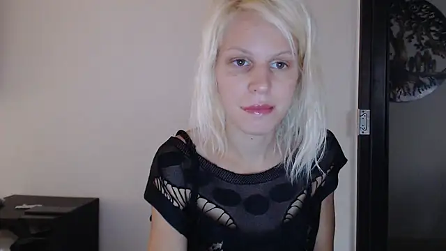 ElssaRush online show from 10/06/25, 01:41