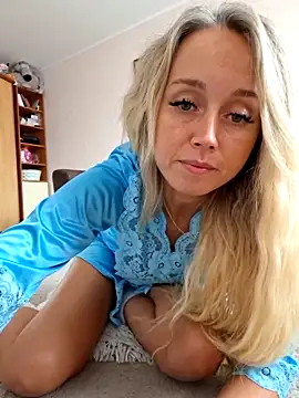 b l o n d i n k a online show from 09/12/25, 08:36