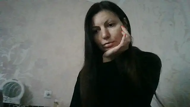 Snapshot of AliseWats chatting on 10/02/25, 02:13 AliseWats online show from 10/02/25, 02:13