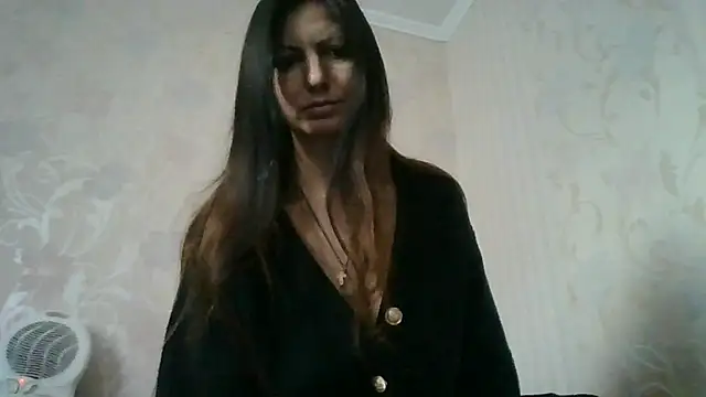 Snapshot of AliseWats chatting on 10/12/25, 02:38 AliseWats online show from 10/12/25, 02:38