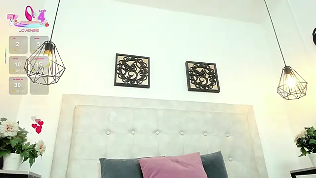 Snapshot of Lola_Blondie chatting on 03/22/25, 08:40 Lola Blondie online show from 03/22/25, 08:40
