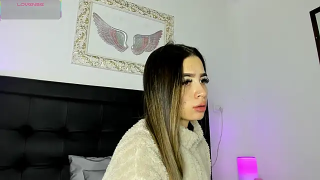 Snapshot of Lola_Blondie chatting on 09/27/25, 12:10 Lola Blondie online show from 09/27/25, 12:10