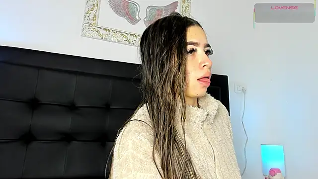 Snapshot of Lola_Blondie chatting on 09/29/25, 12:10 Lola Blondie online show from 09/29/25, 12:10