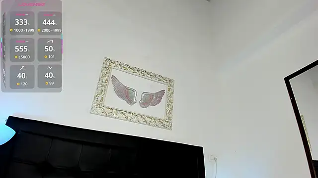 Snapshot of Lola_Blondie chatting on 09/30/25, 12:10 Lola Blondie online show from 09/30/25, 12:10