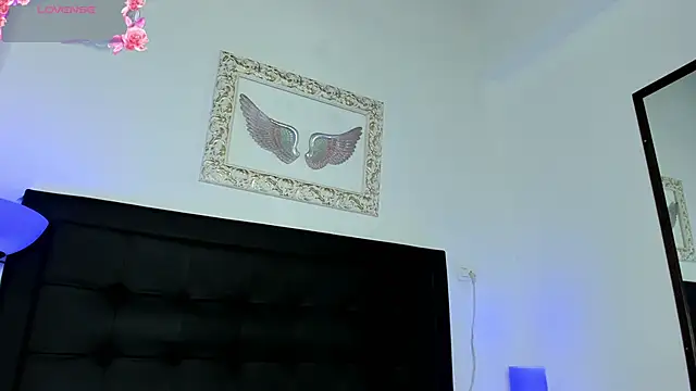 Snapshot of Lola_Blondie chatting on 10/02/25, 12:23 Lola Blondie online show from 10/02/25, 12:23