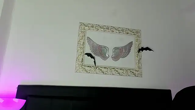 Snapshot of Lola_Blondie chatting on 10/28/25, 12:19 Lola Blondie online show from 10/28/25, 12:19