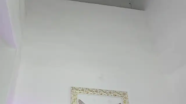 Snapshot of Lola_Blondie chatting on 11/11/25, 12:27 Lola Blondie online show from 11/11/25, 12:27