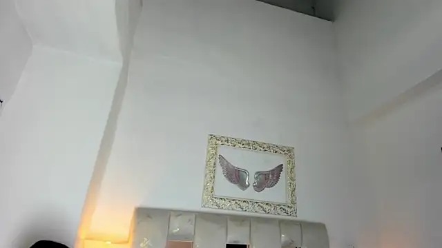 Snapshot of Lola_Blondie chatting on 11/19/25, 12:05 Lola Blondie online show from 11/19/25, 12:05