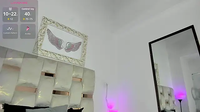 Snapshot of Lola_Blondie chatting on 11/28/25, 12:19 Lola Blondie online show from 11/28/25, 12:19