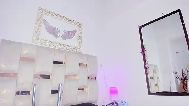 Lola Blondie online show from 06/04/26, 11:49