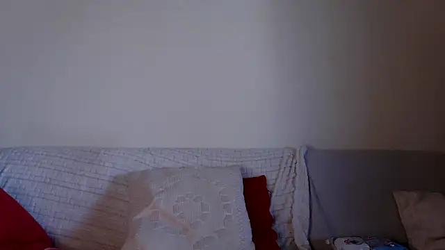 Snapshot of MAIRA__90 chatting on 09/27/25, 09:03 MAIRA  90 online show from 09/27/25, 09:03