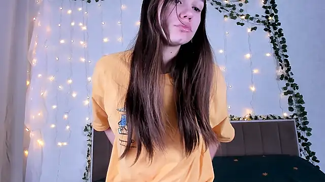 Snapshot of Misa_queen chatting on 11/26/25, 11:00 Misa queen online show from 11/26/25, 11:00