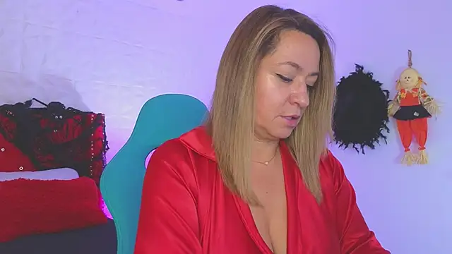 Snapshot of weet_Evans___ chatting on 11/01/25, 02:57 weet Evans online show from 11/01/25, 02:57