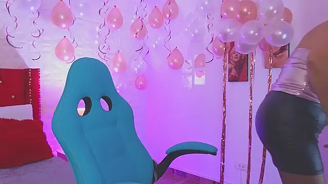 Snapshot of weet_Evans___ chatting on 11/16/25, 04:18 weet Evans online show from 11/16/25, 04:18