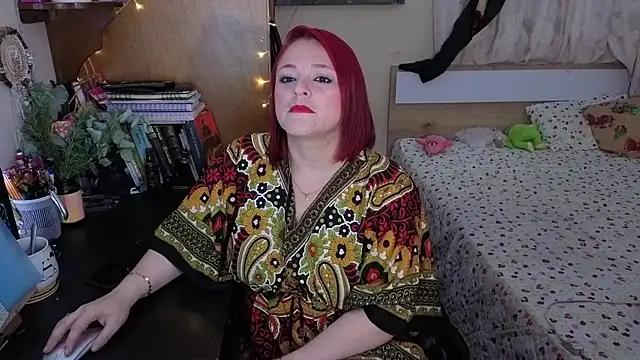 Snapshot of ValkaBlue chatting on 11/19/25, 04:12 ValkaBlue online show from 11/19/25, 04:12