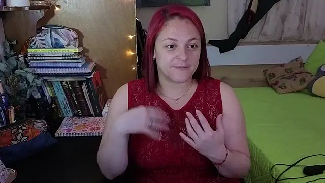 Snapshot of ValkaBlue chatting on 11/28/25, 04:15 ValkaBlue online show from 11/28/25, 04:15