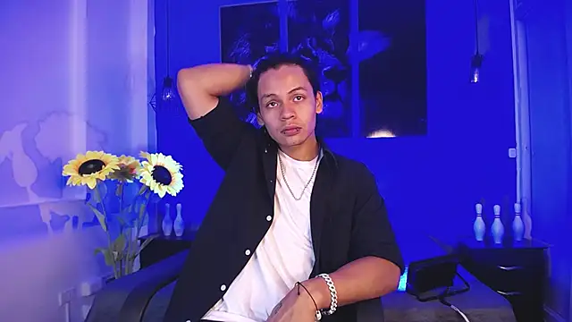 Snapshot of Draco_collins chatting on 10/17/25, 07:49 Draco collins online show from 10/17/25, 07:49