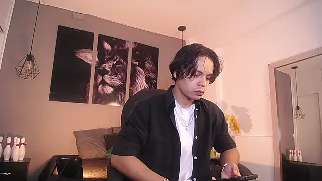 Snapshot of Draco_collins chatting on 11/13/25, 05:01 Draco collins online show from 11/13/25, 05:01