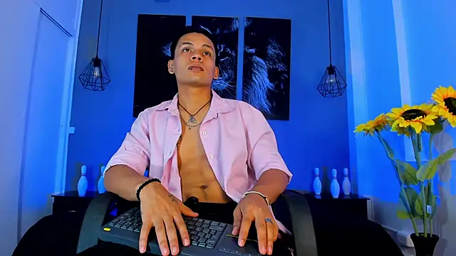 Snapshot of Draco_collins chatting on 12/01/25, 08:14 Draco collins online show from 12/01/25, 08:14