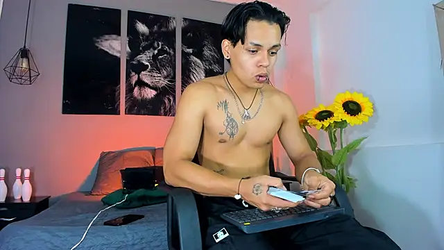 Snapshot of Draco_collins chatting on 12/05/25, 08:05 Draco collins online show from 12/05/25, 08:05