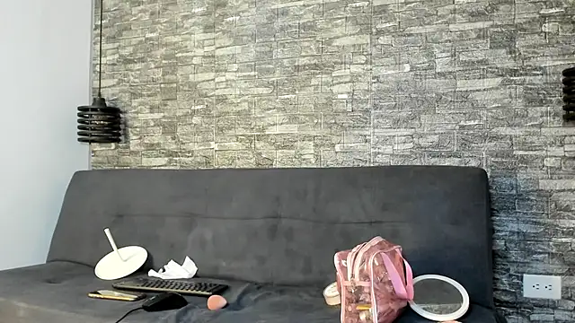 ASHLEY AND ASH online show from 11/05/25, 09:15