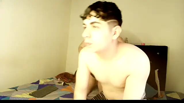 Snapshot of Kymberlyandlucas2 chatting on 10/02/25, 03:30 Kymberlyandlucas2 online show from 10/02/25, 03:30