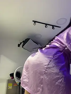 AlesiaCooper online show from 10/18/25, 12:06