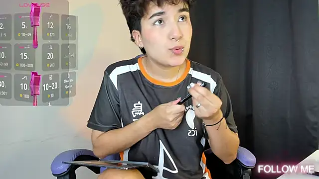 Snapshot of emma_cute7 chatting on 10/03/25, 03:03 emma cute7 online show from 10/03/25, 03:03