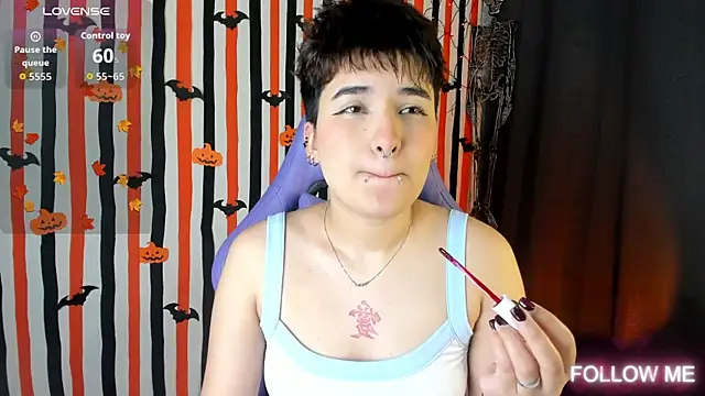 Snapshot of emma_cute7 chatting on 10/24/25, 05:15 emma cute7 online show from 10/24/25, 05:15