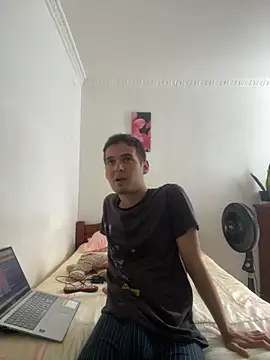 Thiagobb7 online show from 09/17/25, 07:37