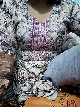 Hot-Nipa online show from 12/21/25, 10:33