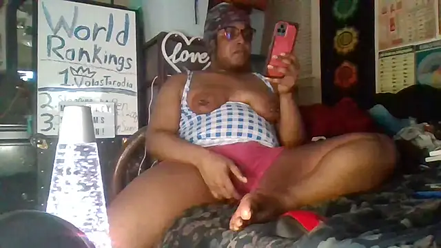 Snapshot of GardeniaFields chatting on 09/18/25, 04:47 GardeniaFields online show from 09/18/25, 04:47