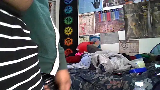 Snapshot of GardeniaFields chatting on 10/18/25, 03:53 GardeniaFields online show from 10/18/25, 03:53