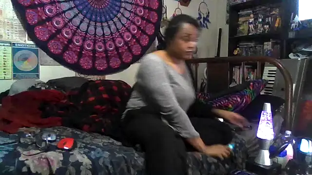 Snapshot of GardeniaFields chatting on 11/14/25, 05:06 GardeniaFields online show from 11/14/25, 05:06