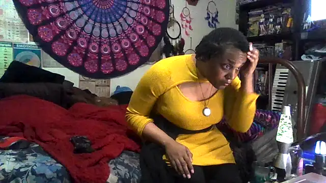 Snapshot of GardeniaFields chatting on 11/23/25, 06:57 GardeniaFields online show from 11/23/25, 06:57