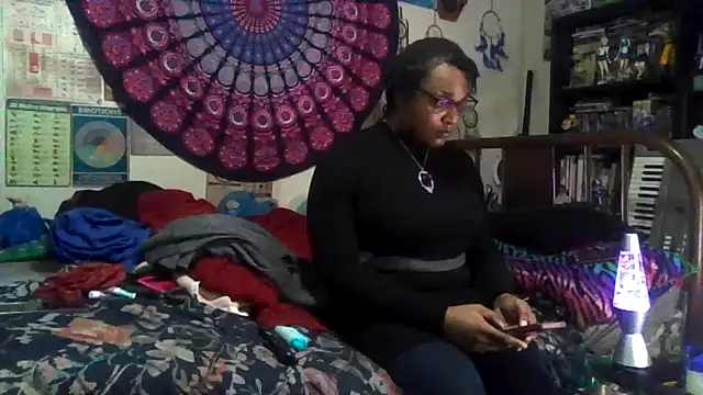 Snapshot of GardeniaFields chatting on 12/05/25, 03:15 GardeniaFields online show from 12/05/25, 03:15