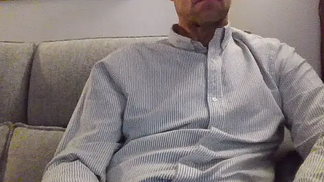 Snapshot of Simon_76 chatting on 10/02/25, 07:54 Simon 76 online show from 10/02/25, 07:54