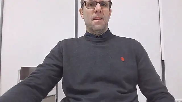 Snapshot of Simon_76 chatting on 10/07/25, 02:58 Simon 76 online show from 10/07/25, 02:58