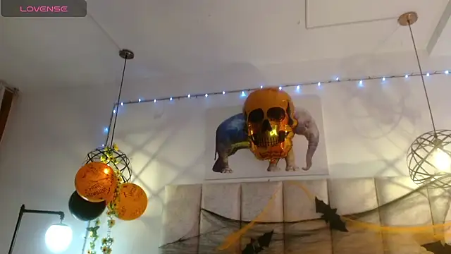 violettsuncs online show from 10/19/25, 02:29