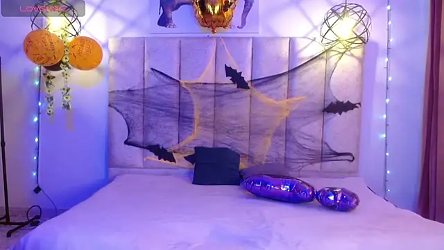 violettsuncs online show from 10/23/25, 05:12