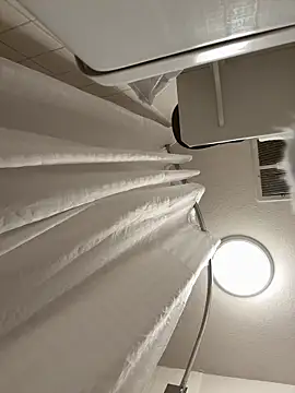 Snapshot of flores6cachondo9 chatting on 12/17/25, 12:11 flores6cachondo9 online show from 12/17/25, 12:11