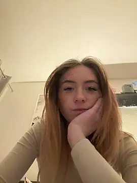 Lottie-Lavish22 online show from 03/20/25, 09:02