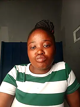 Snapshot of SexyShybarbie chatting on 10/15/25, 06:46 SexyShybarbie online show from 10/15/25, 06:46